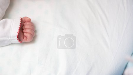Foto de Bebé recién nacido linda mano detalle foto - Imagen libre de derechos