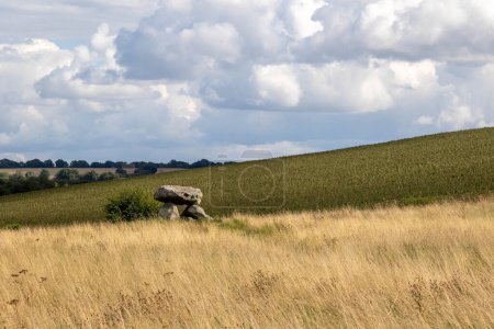 Téléchargez les photos : The Devil's Den Neolithic Monument, près du site du patrimoine mondial d'Avebury dans le Wiltshire, Royaume-Uni - en image libre de droit