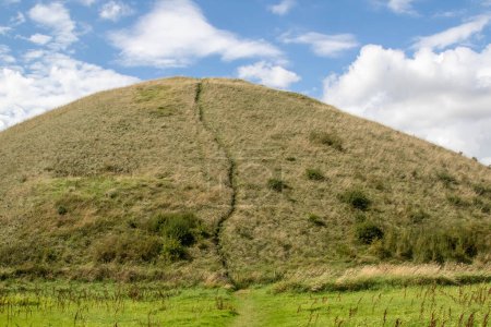 Téléchargez les photos : Silbury Hill un monticule néolithique, inscrit au patrimoine mondial de l'Unesco Avebury - en image libre de droit