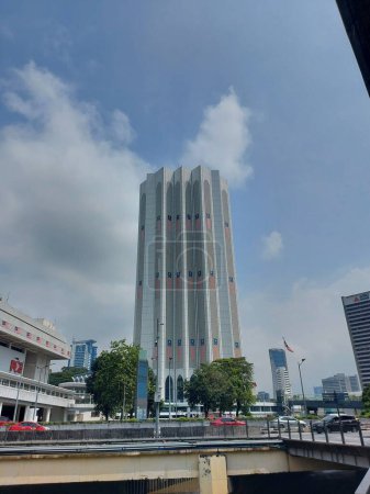Foto de Kuala lumpur, Malasia-agosto 12 2023: Oficina General de Correos de Kuala Lumpur Pejabat Pos Besar Kuala Lumpur. Es la oficina general de correos más grande de Malasia. Situado en DayabumiComplex - Imagen libre de derechos