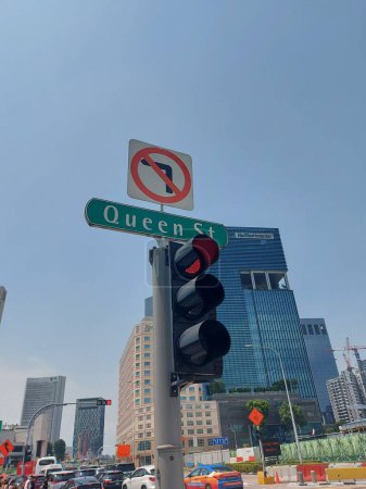 Photo for Queen street,singapore-august 14 2023: queen street sign board above traffic light. Itis one of the oldest streets in Singapore and once had a very strong Eurasian presence. - Royalty Free Image