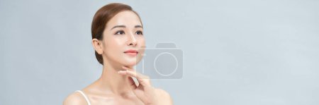 Téléchargez les photos : Beauté plan de belle femme avec une peau propre et fraîche - en image libre de droit