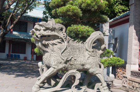 la statue mythique de qilin de créature au temple de Hou Chi Wan Tian à Shenzhen en Chine.