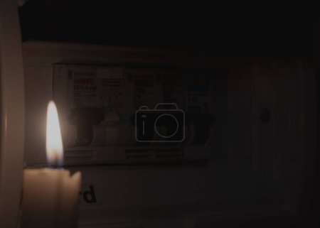 Foto de Interruptores eléctricos y de velas, corte de electricidad, apagón - Imagen libre de derechos