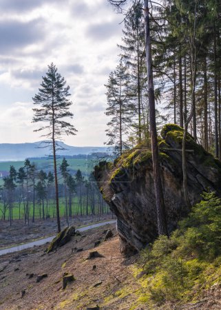 Schöne Landschaft im Nationalpark Sächsische Schweiz. Blick auf Königsstein bei Dresden 