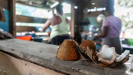 Foto de Cocina tradicional con coco en el Caribe Centroamericano - Imagen libre de derechos