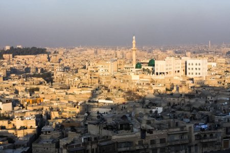 Téléchargez les photos : Alep, vue depuis la citadelle. Alep avant la guerre 4 décembre 2010. Photo de haute qualité - en image libre de droit