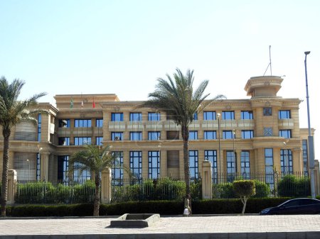 Téléchargez les photos : Gizeh, Egypte, 21 juillet 2023 : Université du Caire La branche de Cheikh Zayed, également connue sous le nom d'université égyptienne et du roi Fuad I comme auparavant, première université publique égyptienne. Son campus principal est à Gizeh - en image libre de droit