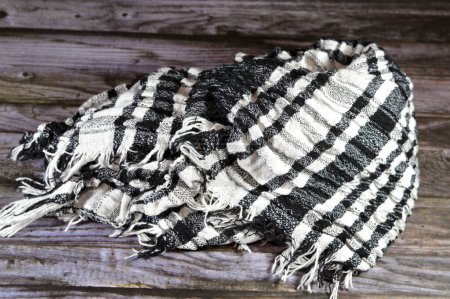 Téléchargez les photos : Le keffiyeh palestinien, un foulard distinctement imprimé noir et blanc qui est généralement porté autour du cou ou de la tête, un symbole du nationalisme palestinien, Shemagh foulard désert arabe envelopper Kofea - en image libre de droit