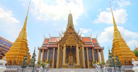 Téléchargez les photos : Vue du panthéon à Wat Phra Kaew, Bangkok, Thaïlande, Wat Phra Kaew, Le temple bouddhiste le plus sacré de Thaïlande - en image libre de droit