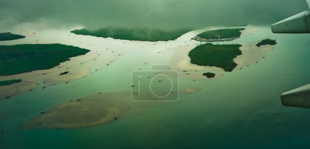 Téléchargez les photos : Vue aérienne des îles, deltas et rivières des îles Riau - en image libre de droit