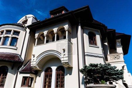 Foto de Edificio histórico en el barrio de Cotroceni. Bucarest, Rumania. - Imagen libre de derechos