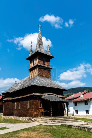 Téléchargez les photos : Monastère Oasa situé sur la route de Transalpina en Roumanie. - en image libre de droit