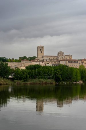 Blick auf die mittelalterliche Stadt Zamora in Nordspanien