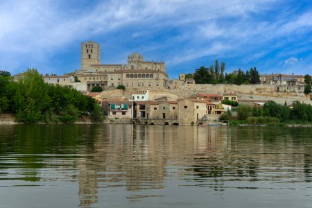 Blick auf die mittelalterliche Stadt Zamora in Nordspanien