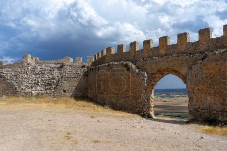 Vista de la fortaleza califal de Gormaz en la provincia de Soria, España