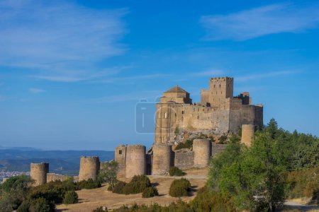 vista del hermoso castillo abadía de Loarre en la provincia de Huesca, España.