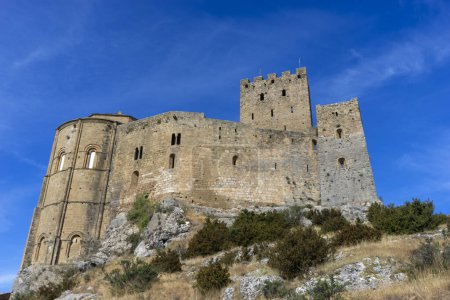 Blick auf die wunderschöne Abteiburg von Loarre in der Provinz Huesca, Spanien.