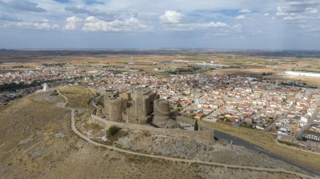 vista del castillo de La Muela en el municipio de Consuegra, España