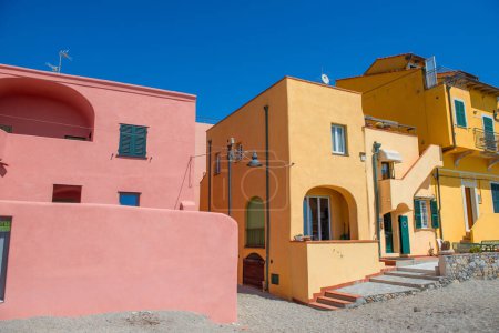 Casas coloridas de Varigotti en la provincia de Savona.
