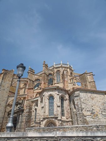 Téléchargez les photos : Castro Urdiales, une ville de Cantabrie avec son beau château-phare. - en image libre de droit