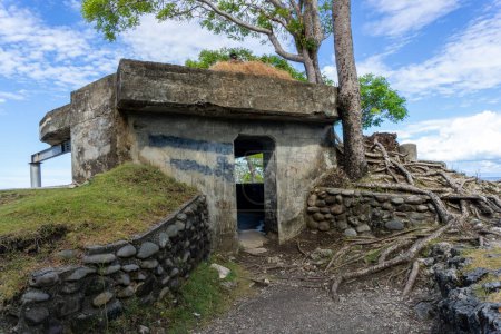Téléchargez les photos : Sabang, Indonésie - 01 juin 2023 : Anoi Itam est un site du patrimoine culturel. Rester de la forteresse japonaise pendant le règne de Nippon en Indonésie - en image libre de droit