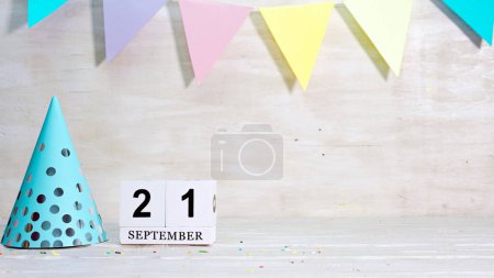 Téléchargez les photos : Anniversaire le 21 septembre sur le calendrier. Bonne carte d'anniversaire avec espace de copie de date. Décorations de vacances pour félicitations, place pour le texte - en image libre de droit