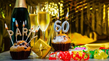 Téléchargez les photos : Happy birthday background with champagne glasses with number cake  60. Beautiful birthday card with decorations copy space. - en image libre de droit