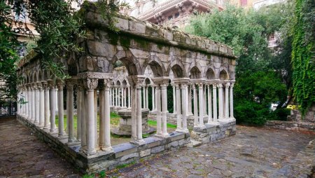 Foto de Architecture in Italy. Columns of the monastery of chiostro di sant andrea in Genoa, Editorial Italy 07.11.2019 - Imagen libre de derechos