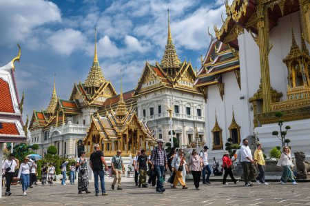 Photo for BANGKOK, THAILAND - October 17TH, 2023 - Tourists from various countries visit the Grand Palace and the Emerald Buddha Temple in Thailand. - Royalty Free Image