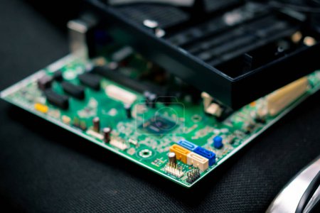 Foto de Verde Sistema electrónico placa base de la computadora chip digital con tecnología de chip de transistor primer plano - Imagen libre de derechos