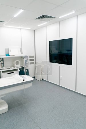 Téléchargez les photos : Plan d'un appareil de tomodensitométrie situé dans un centre médical pour un diagnostic de la santé des patients - en image libre de droit