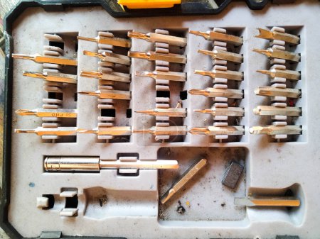Complete formation on screwdriver tips for all sizes