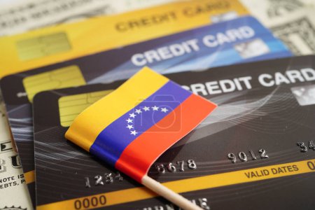 Téléchargez les photos : Venezuela drapeau sur carte de crédit, l'économie financière trading shopping entreprise en ligne. - en image libre de droit