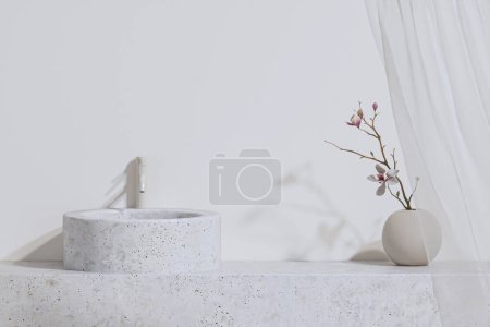 Foto de 3D renderizar el espacio vacío en la encimera de la unidad de tocador de piedra en el cuarto de baño con fregadero de porcelana de cerámica blanca con grifo, decoración seca hierba pampa con soplado cortinas blancas transparentes, luz solar. - Imagen libre de derechos