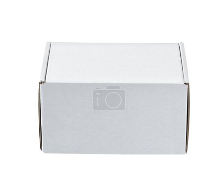 Foto de Blank packaging white cardboard box isolated on white background with clipping path ready for product design. Packaging box and shipping online cardbox isolated - Imagen libre de derechos
