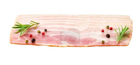 Téléchargez les photos : Bandes de bacon fumé au romarin et aux épices isolées sur fond blanc. - en image libre de droit