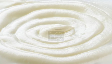 Foto de Textura de sabroso yogur, de cerca. Yogur cremoso, fondo de textura de cerca. - Imagen libre de derechos