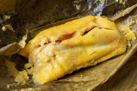 Antioqueo tamale on leaf in the foreground.