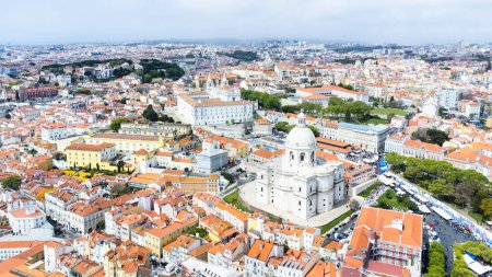 Foto de Lisbon, Portugal. April 09, 2022 Aerial view of the national pantheon and the city. - Imagen libre de derechos