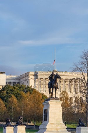 Foto de Washington D. C. Estados Unidos. 29 de noviembre de 2022: Estatua ecuestre en el Capitolio de los Estados Unidos en honor a Ulysses S. Grant. - Imagen libre de derechos