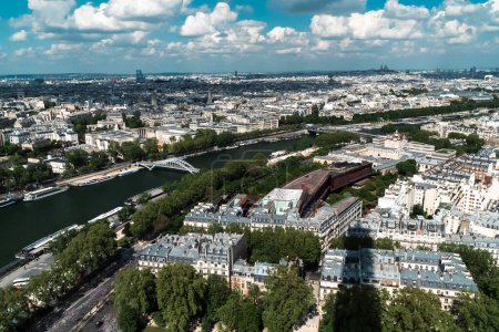 Téléchargez les photos : Paris panoramique depuis la Tour Eiffel et vue sur la Seine. Paris, France. - en image libre de droit