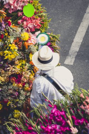 Foto de Medellín, Antioquia, Colombia. 11 de agosto de 2019: Desfile de Silleteros en la Feria de las Flores. - Imagen libre de derechos