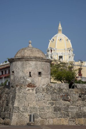 Cartagena, Bolivar, Kolumbien. 3. November 2021: Panoramalandschaft mit Stadtblick und blauem Himmel.