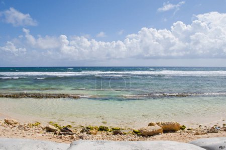 Téléchargez les photos : Paysage de plage de Rocky Cay. Archipel de San Andres, Providencia et Santa Catalina. - en image libre de droit