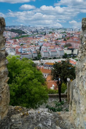 Lissabon, Portugal. 9. April 2022: Panorama- und Stadtlandschaft der Stadtviertel. 