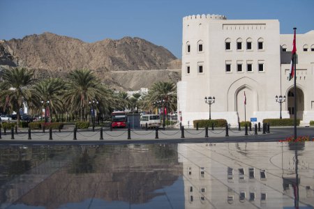 Téléchargez les photos : Mascate, Oman - 05 mars 2019 : Vue sur la vieille ville de Muttrah située dans le gouvernorat de Mascate à Oman. - en image libre de droit