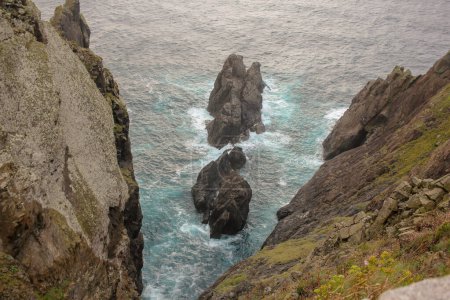 Téléchargez les photos : Petites îles du Cap Ortegal dans l'océan Atlantique - en image libre de droit