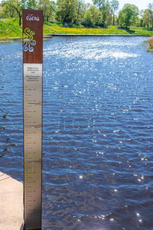 Téléchargez les photos : Scale for rise of the sea water level above Kronstadt zero, Parnu Estonia - en image libre de droit