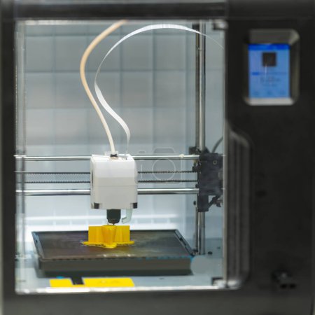 Foto de Impresora 3D, industria moderna - Imagen libre de derechos